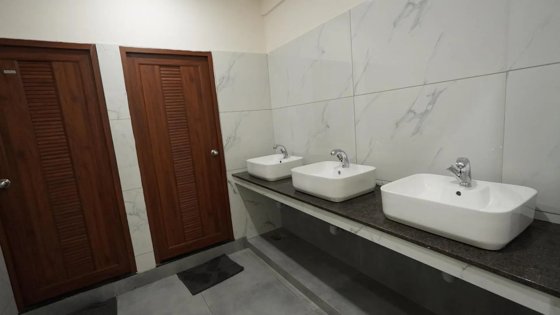 Hotel Hive Inn - Kozhikode
